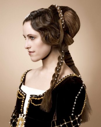 Historische Frisur "Renaissance" mit eingearbeiteten Haarteilen
